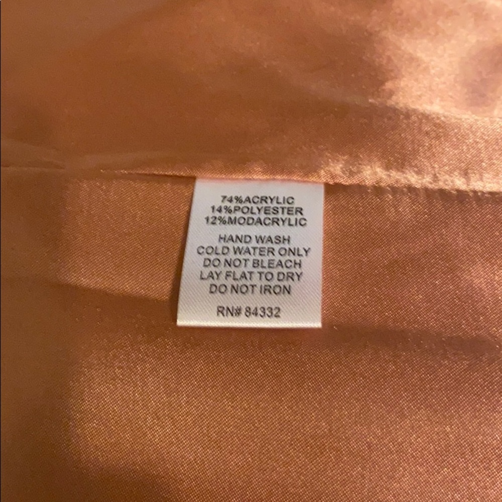 Rebecca Elliot Faux Fur Vest Pink Sky Sz MED NWT - Picture 4 of 4